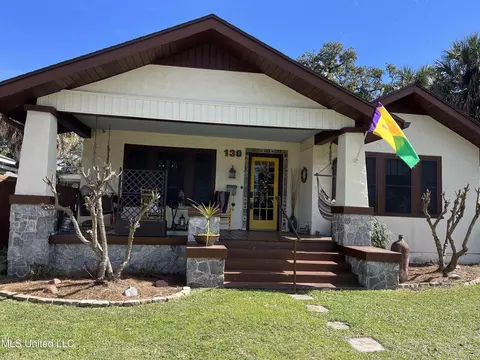 130 Lee St, Biloxi, MS 39530