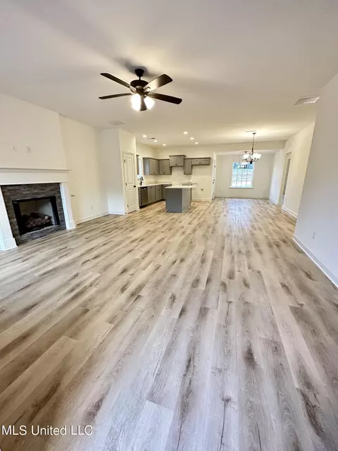 6214 Clover Ct, Walls, MS 38680 photo 4