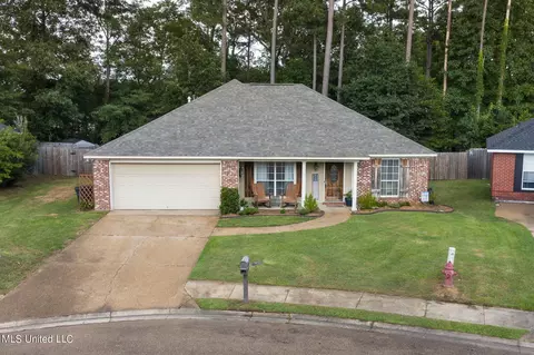 420 Oak Bnd, Brandon, MS 39047