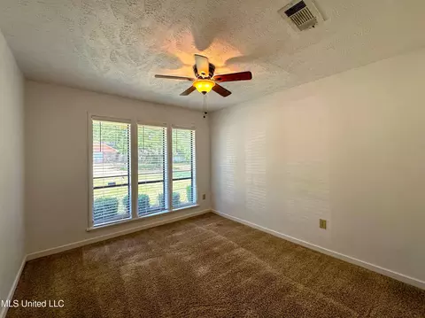 361 Park Ln, Jackson, MS 39212 photo 13