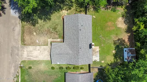 361 Park Ln, Jackson, MS 39212 photo 6