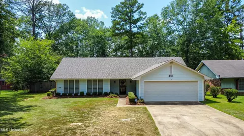 361 Park Ln, Jackson, MS 39212 photo 2