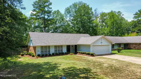 361 Park Ln, Jackson, MS 39212