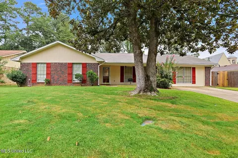 507 Rock Glen Dr, Clinton, MS 39056