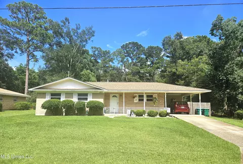 123 W Chipwood Dr, Gulfport, MS 39503