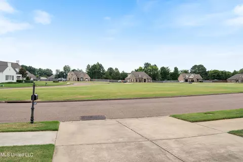 Exterior - 3380 Aster Loop, Hernando, MS 38632 photo 3 of 7