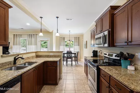Kitchen - 3380 Aster Loop, Hernando, MS 38632 photo 2 of 2