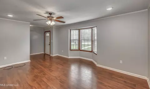 Living - 601 SE Pinewood Dr, Magee, MS 39111 photo 2 of 12