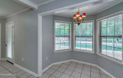 Dining - 601 SE Pinewood Dr, Magee, MS 39111 photo 2 of 2