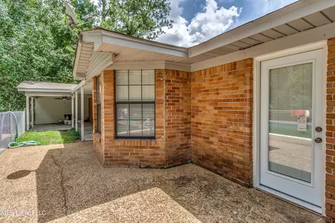 Exterior - 601 SE Pinewood Dr, Magee, MS 39111 photo 10 of 16