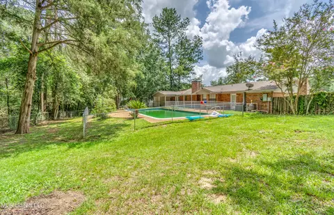 Exterior - 601 SE Pinewood Dr, Magee, MS 39111 photo 9 of 16