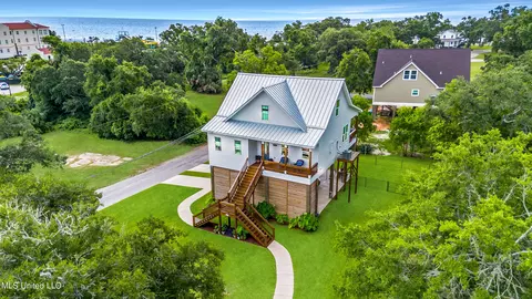 311 2nd St, Gulfport, MS 39507