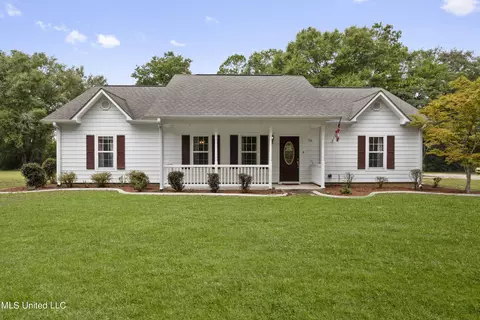 1161 C F Ward Rd, Lucedale, MS 39452
