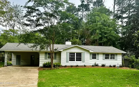 2065 Cherokee Dr, Jackson, MS 39211 photo 1