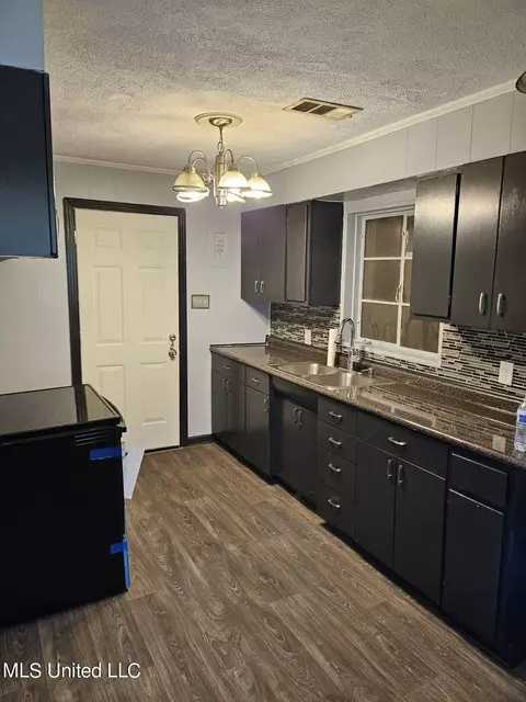 220 Winfield St, Jackson, MS 39212 photo 4