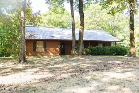 1764 County Road 302 Rd, Greenwood, MS 38930