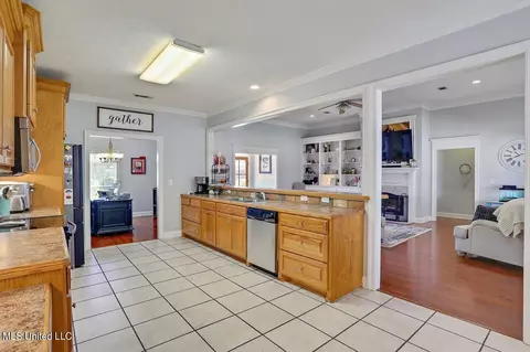Kitchen - 105 Victoria Pl, Brandon, MS 39042 photo 1 of 4