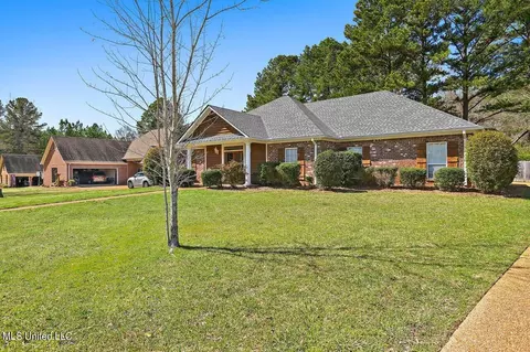 Exterior - 105 Victoria Pl, Brandon, MS 39042 photo 3 of 9