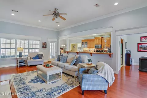 Living - 105 Victoria Pl, Brandon, MS 39042 photo 3 of 3
