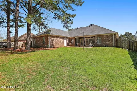 Exterior - 105 Victoria Pl, Brandon, MS 39042 photo 7 of 9