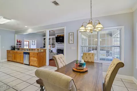 Dining - 105 Victoria Pl, Brandon, MS 39042 photo 2 of 2