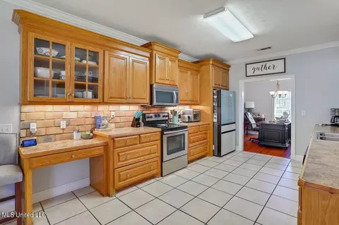 Kitchen - 105 Victoria Pl, Brandon, MS 39042 photo 4 of 4
