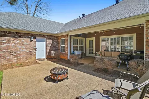 Exterior - 105 Victoria Pl, Brandon, MS 39042 photo 6 of 9