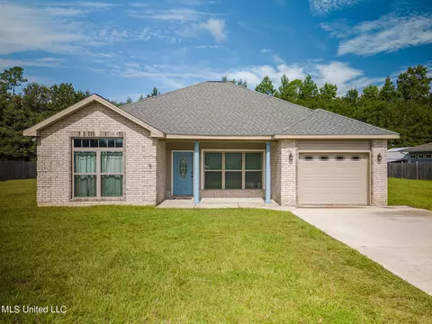 14 Colony Rd, Mchenry, MS 39561