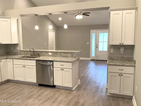 29 Cascade Cv, Perkinston, MS 39573 photo 5