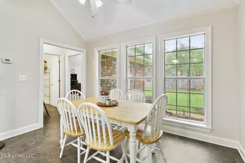 Dining - 244 Sycamore Ln, Madison, MS 39110 photo 2 of 3