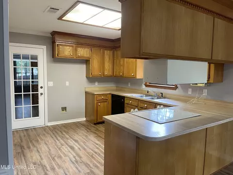 Kitchen - 230 Turtle Creek Dr, Byram, MS 39272 photo 1 of 2