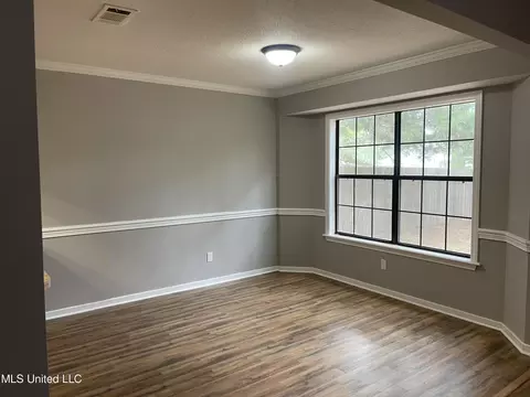 Living - 230 Turtle Creek Dr, Byram, MS 39272 photo 2 of 2