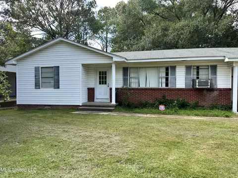 1044 Cooper Rd, Jackson, MS 39212