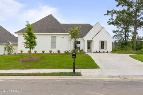 126 Lakecrest Dr, Madison, MS 39110