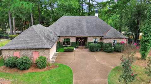 602 Arbour Ct, Ridgeland, MS 39157