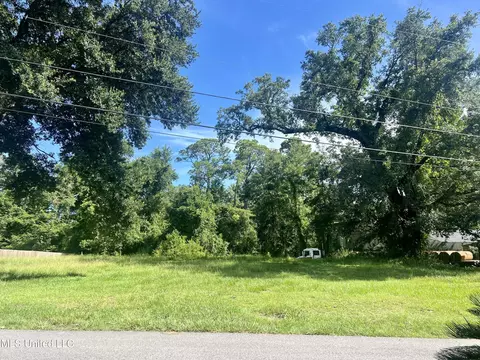 Paraiso Road, Ocean Springs, MS 39564