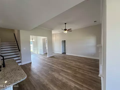 Living - 672 Lucas Ln, Hernando, MS 38632 photo 1 of 3