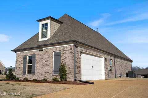 Exterior - 672 Lucas Ln, Hernando, MS 38632 photo 2 of 6