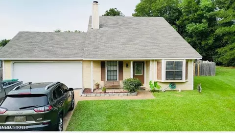 3152 Glennhaven Cv, Byram, MS 39272