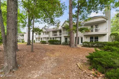 550 Post Rd #102, Ridgeland, MS 39157