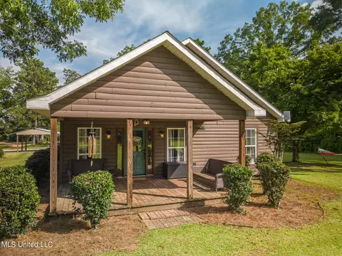 158 Thomas Price Cemetery Rd, Wiggins, MS 39577