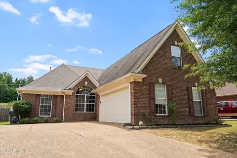 214 Fairway Trace Dr, Hernando, MS 38632