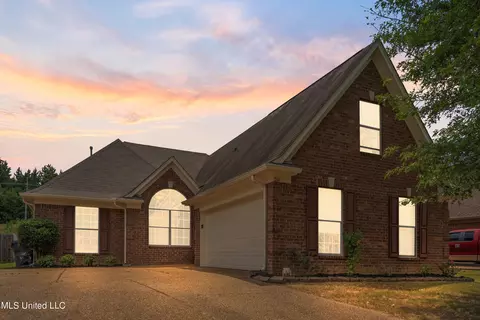 214 Fairway Trace Dr, Hernando, MS 38632 photo 2