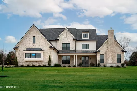 56 Cedar Crest Cv, Byhalia, MS 38611