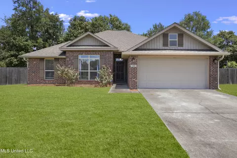 108 Avocet Ln, Ocean Springs, MS 39564