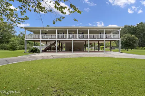 6174 Carco Rd, Bay Saint Louis, MS 39520