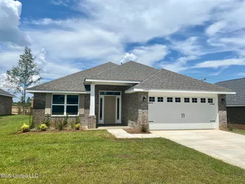 14027 Oak Arbor Dr, Gulfport, MS 39503