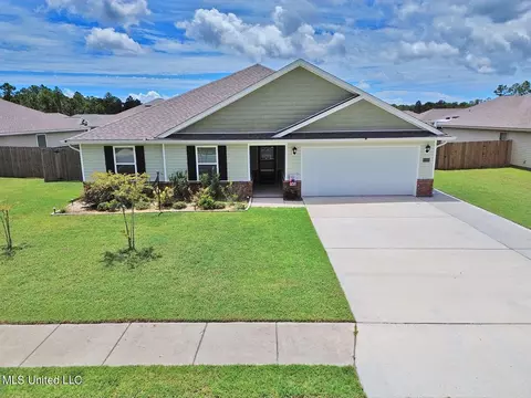 10302 Willow Leaf Dr, Gulfport, MS 39503