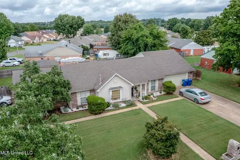 2641 Susie Ln, Horn Lake, MS 38637