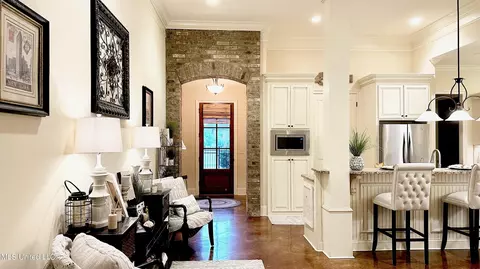 Entry Way - 222 Duclair Ct, Brandon, MS 39042 photo 2 of 2